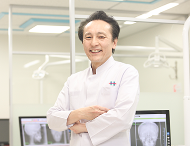 福岡天神の矯正歯科専門医 院長 河合 悟